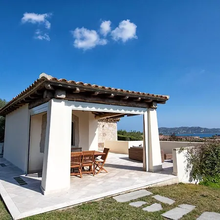 Dalia Punta Molara Villa San Teodoro (Sardinia)